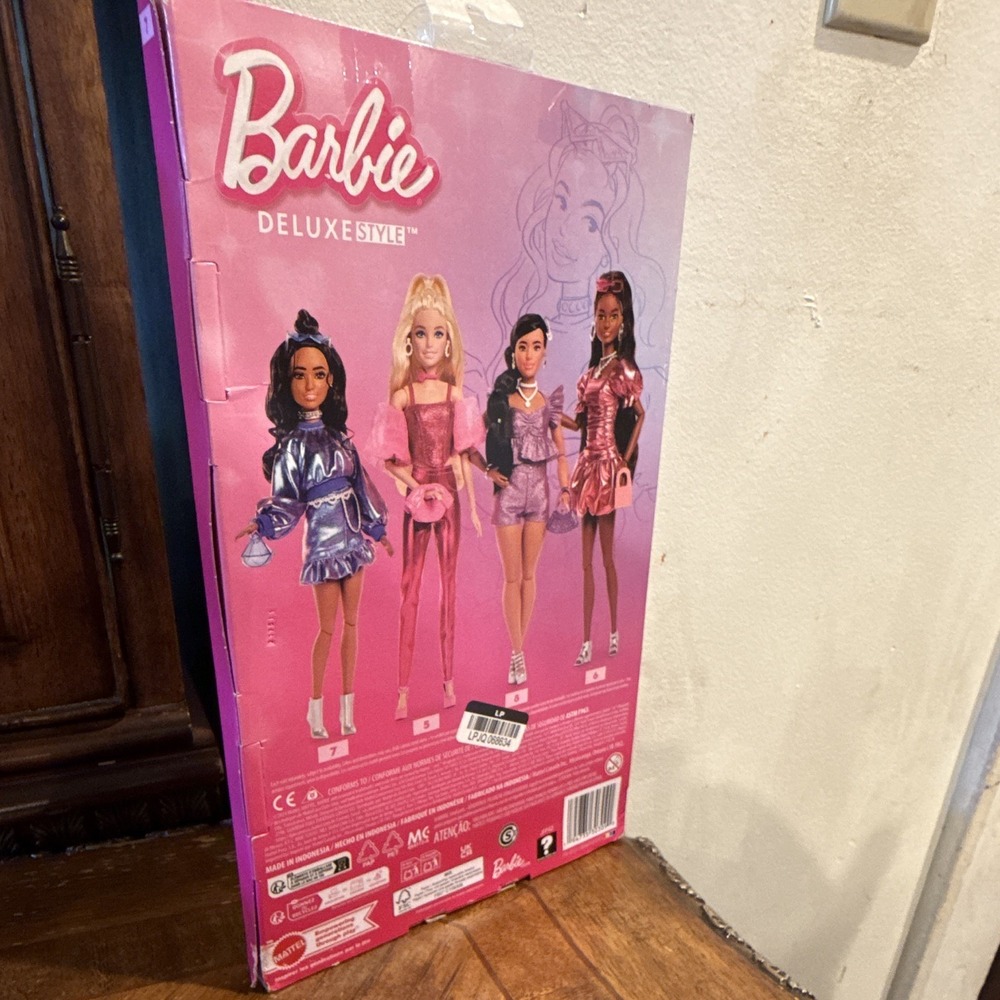 Barbie Deluxe Style Fashion Doll 11in Metallic Blue Outfit - Picture 4 of 4